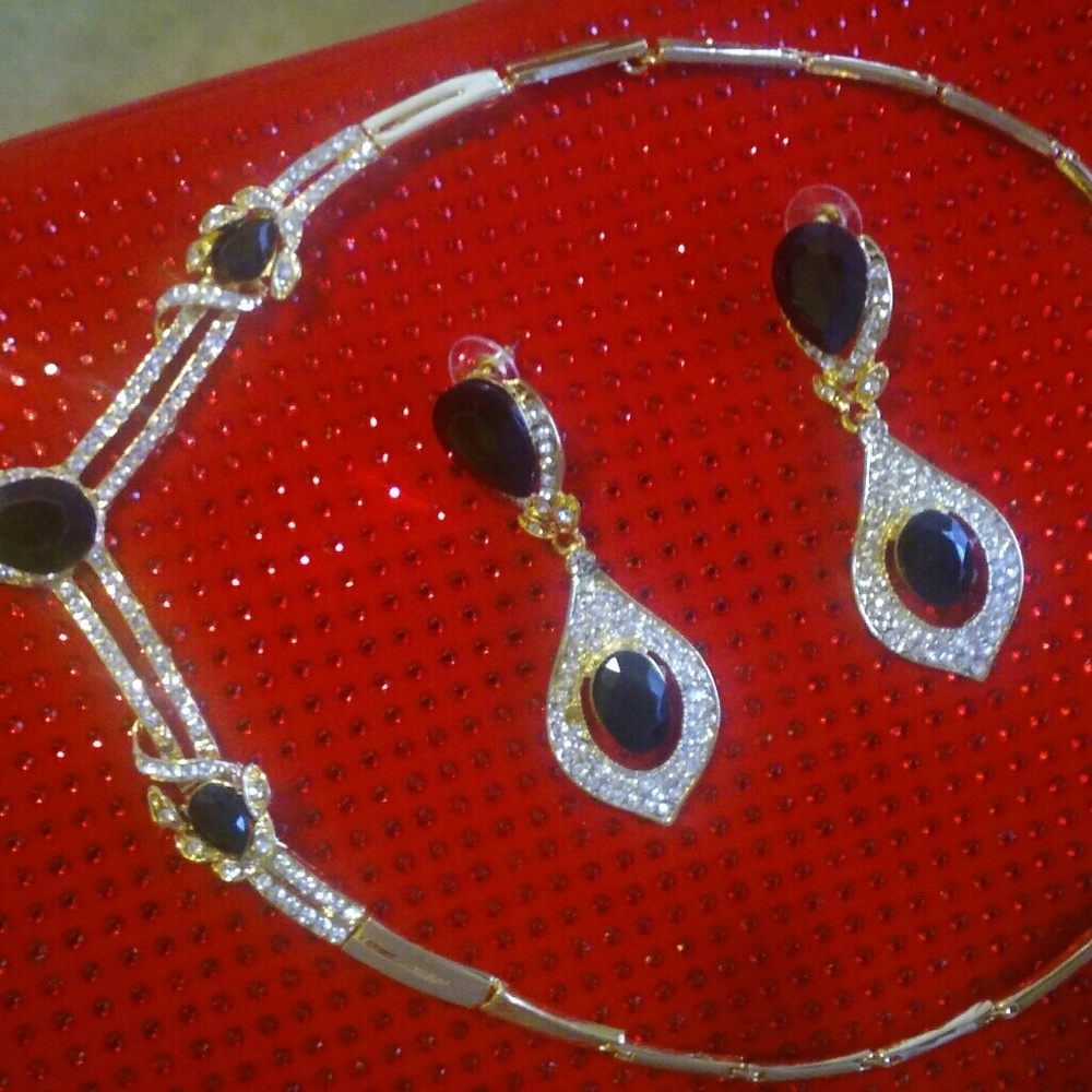 Jewellery - Picture 2 of 3